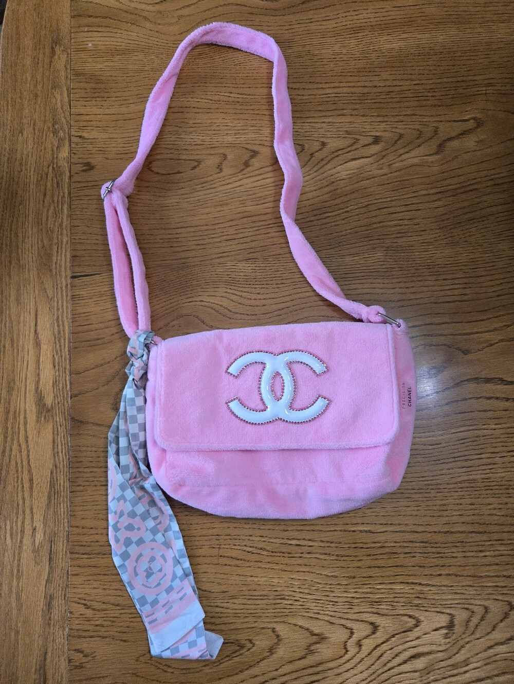 2-piece Gift With Purchase. Teddy Crossbody Handbag With Scarf And Compact.